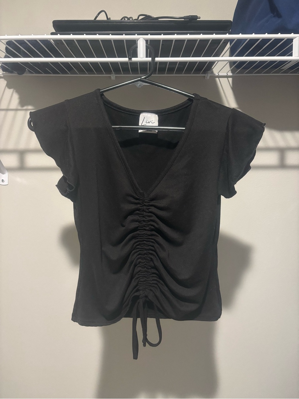 Vici Black Ruched V-Neck Short Sleeve Crop Top